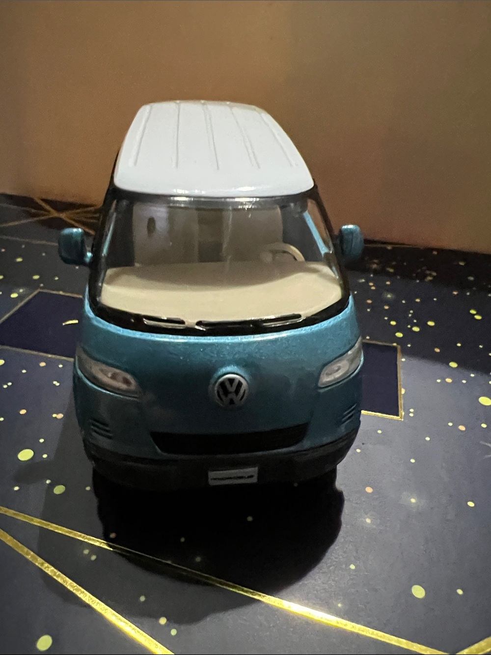 Blue & White VW 2001 new MICROBUS 1:38 scale